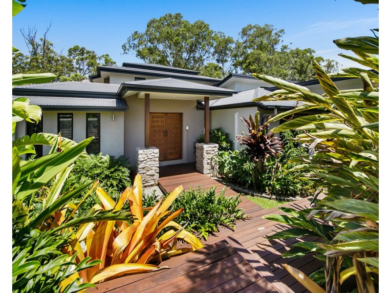 17-19 Magnetic Place, Redland Bay QLD 4165