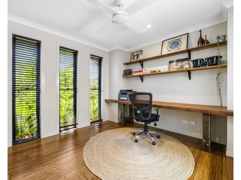 17-19 Magnetic Place, Redland Bay QLD 4165