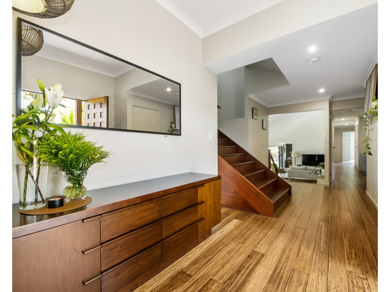 17-19 Magnetic Place, Redland Bay QLD 4165