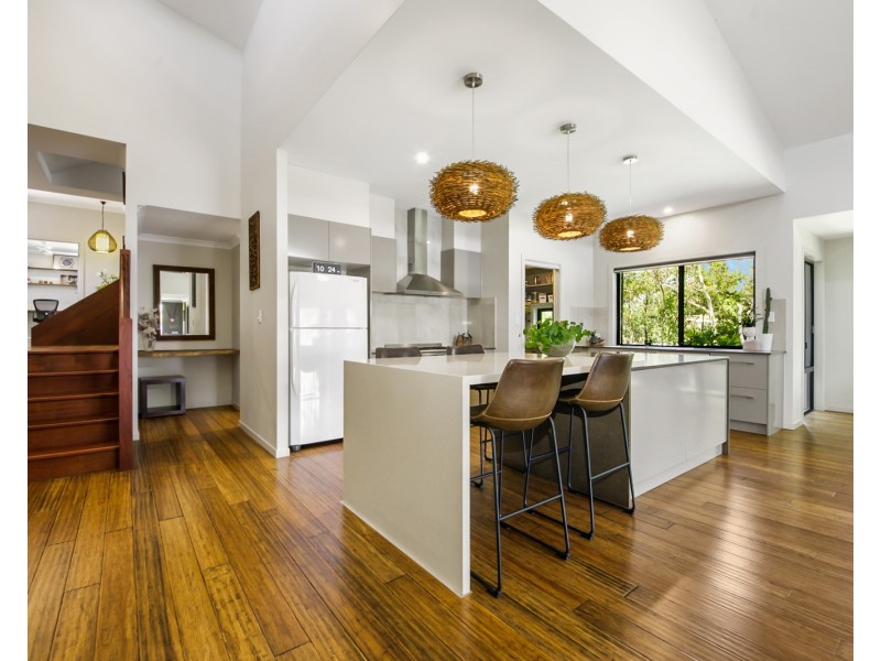 17-19 Magnetic Place, Redland Bay QLD 4165