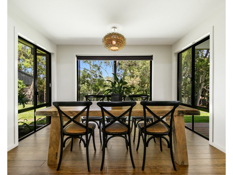 17-19 Magnetic Place, Redland Bay QLD 4165
