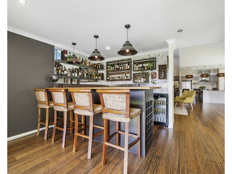 17-19 Magnetic Place, Redland Bay QLD 4165