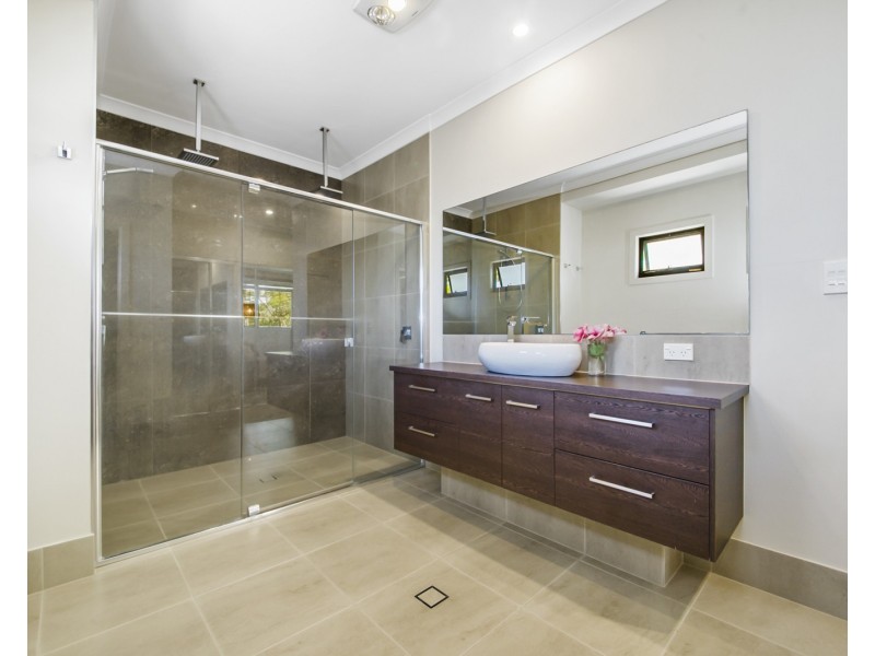 17-19 Magnetic Place, Redland Bay QLD 4165