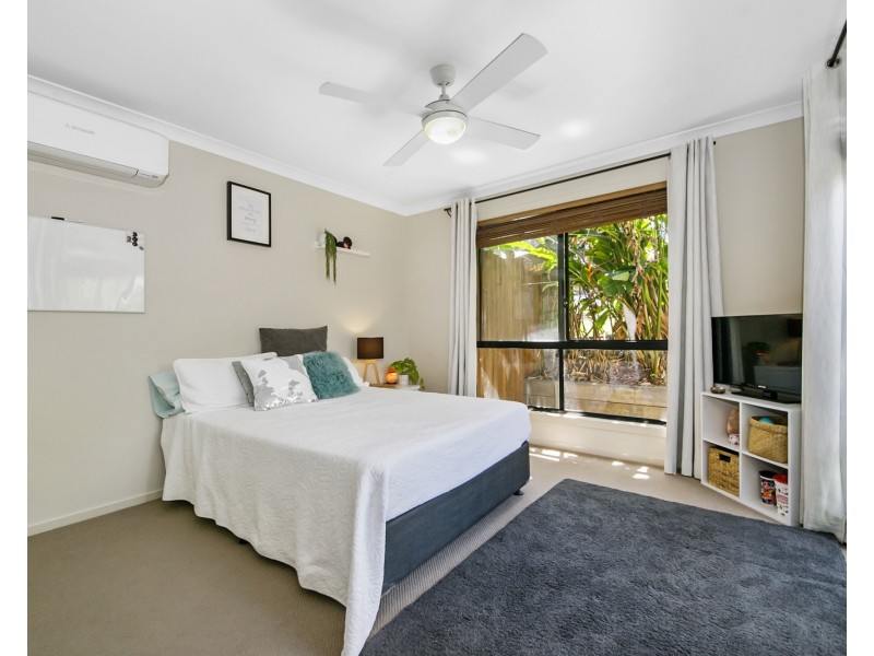 17-19 Magnetic Place, Redland Bay QLD 4165