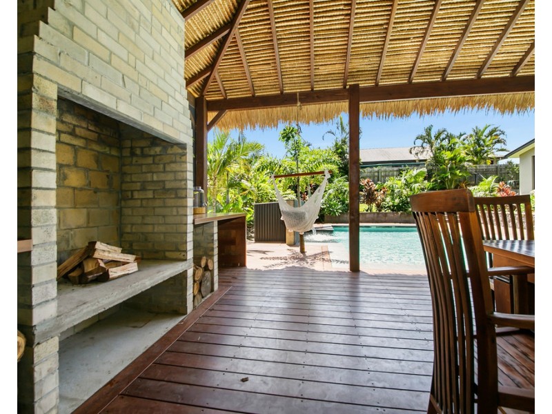 17-19 Magnetic Place, Redland Bay QLD 4165