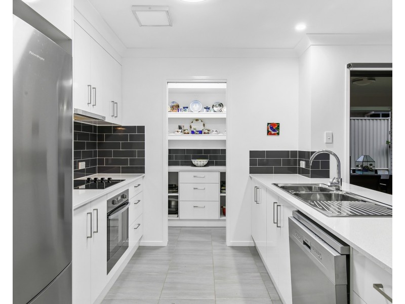 74 Spurs Drive, Wellington Point QLD 4160