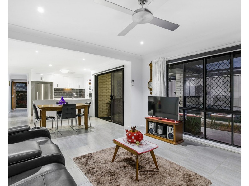 74 Spurs Drive, Wellington Point QLD 4160