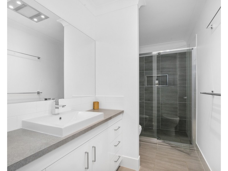 74 Spurs Drive, Wellington Point QLD 4160