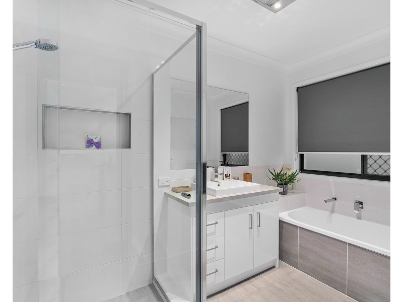 74 Spurs Drive, Wellington Point QLD 4160