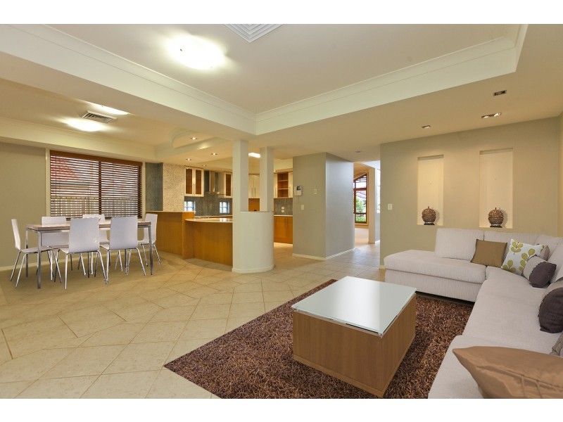 9 Bertson Crescent, Wellington Point QLD 4160