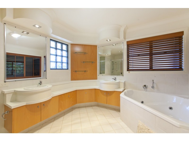 9 Bertson Crescent, Wellington Point QLD 4160