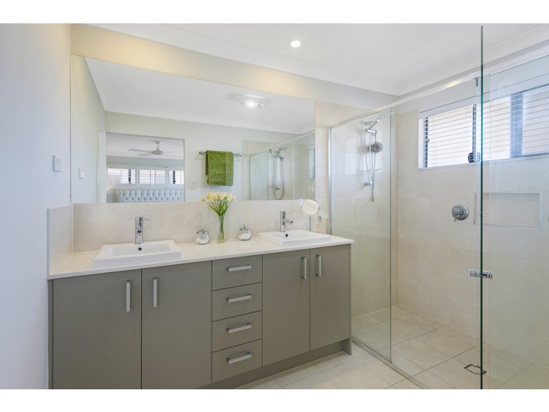 8 Rye Street, Wellington Point QLD 4160