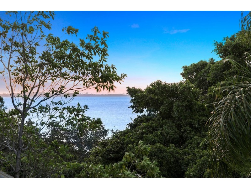 12 Main Road, Wellington Point QLD 4160