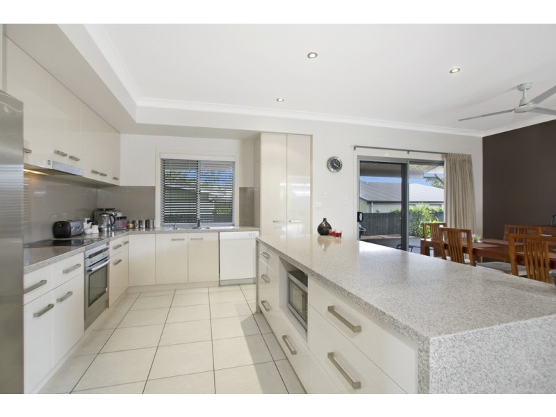 6 Syracuse Street, Redland Bay QLD 4165