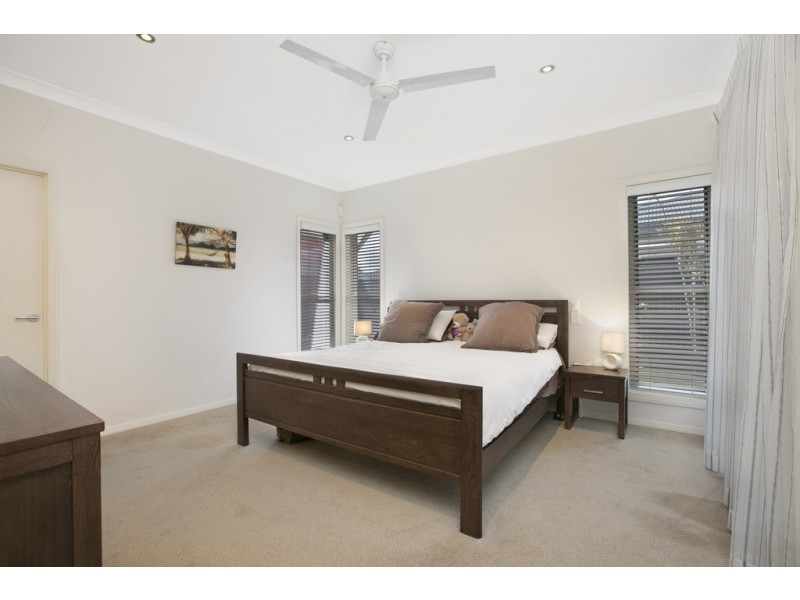 6 Syracuse Street, Redland Bay QLD 4165
