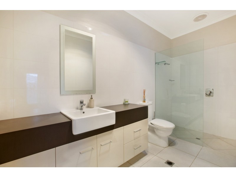 6 Syracuse Street, Redland Bay QLD 4165