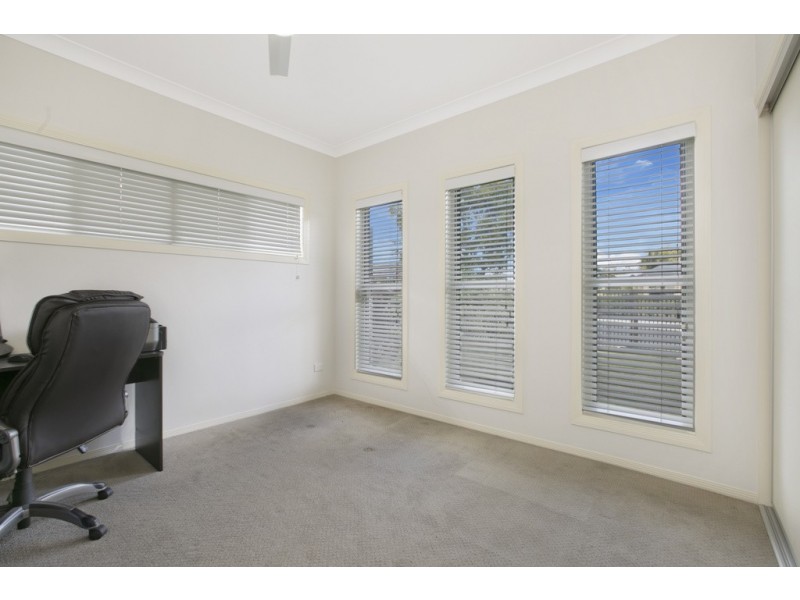 6 Syracuse Street, Redland Bay QLD 4165