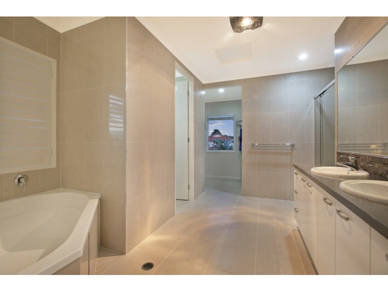 20 Helena Street, Wellington Point QLD 4160