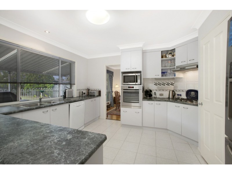 42 Dorsal Drive, Birkdale QLD 4159