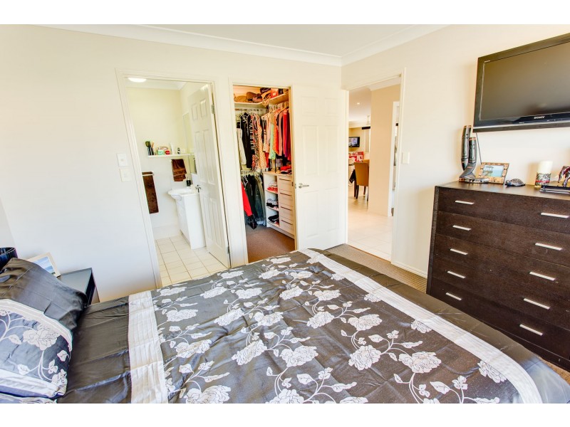 13 Portland Parade, Redland Bay QLD 4165