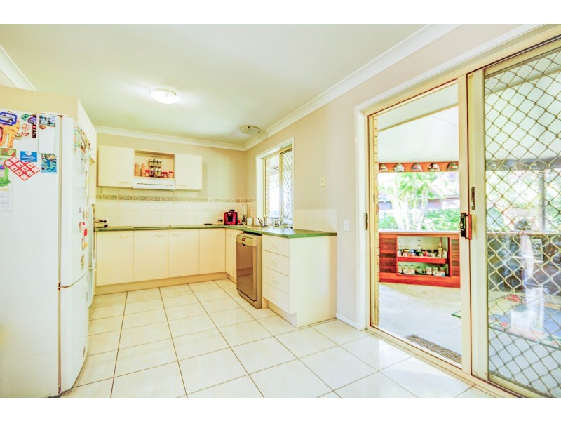 8 Folkestone Court, Wellington Point QLD 4160