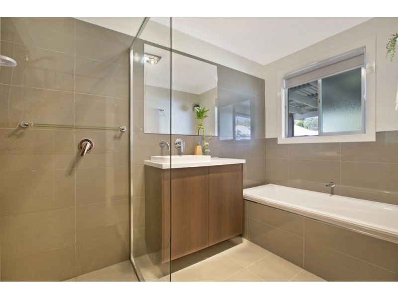 15 Bernecker Street, Carina QLD 4152