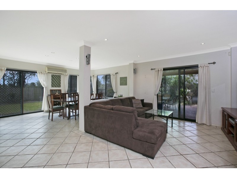 76 Senden Crescent, Manly West QLD 4179