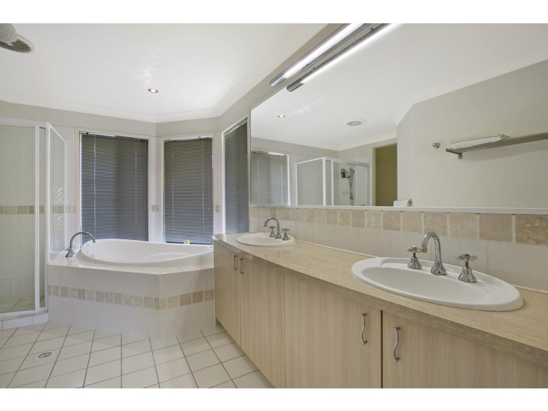 76 Senden Crescent, Manly West QLD 4179