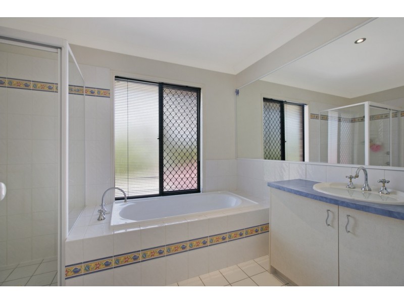 76 Senden Crescent, Manly West QLD 4179