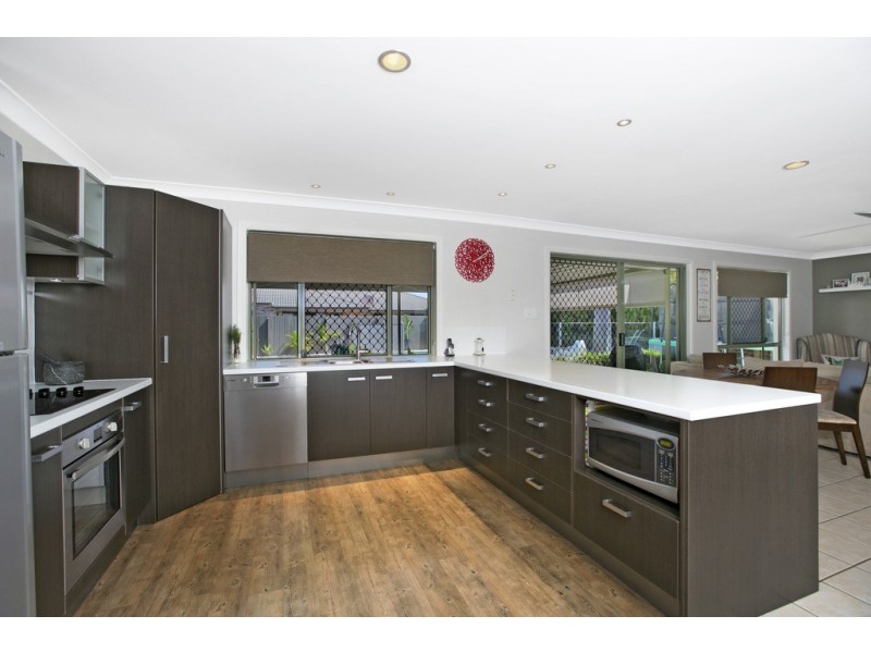 6 Schonrock Street, Wellington Point QLD 4160