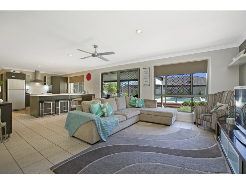 6 Schonrock Street, Wellington Point QLD 4160