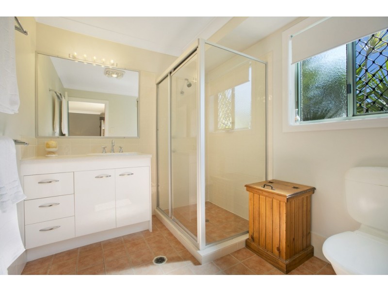 6 Schonrock Street, Wellington Point QLD 4160