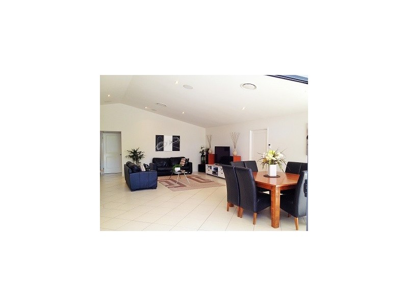 25 Canegrove Cct, Wellington Point QLD 4160