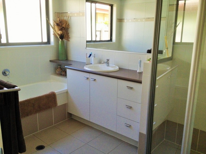 25 Canegrove Cct, Wellington Point QLD 4160