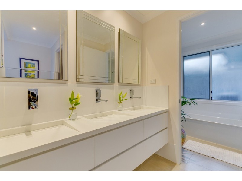 27 Pioneer Road, Sheldon QLD 4157