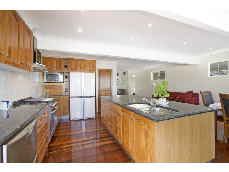 5 Price Avenue, Birkdale QLD 4159