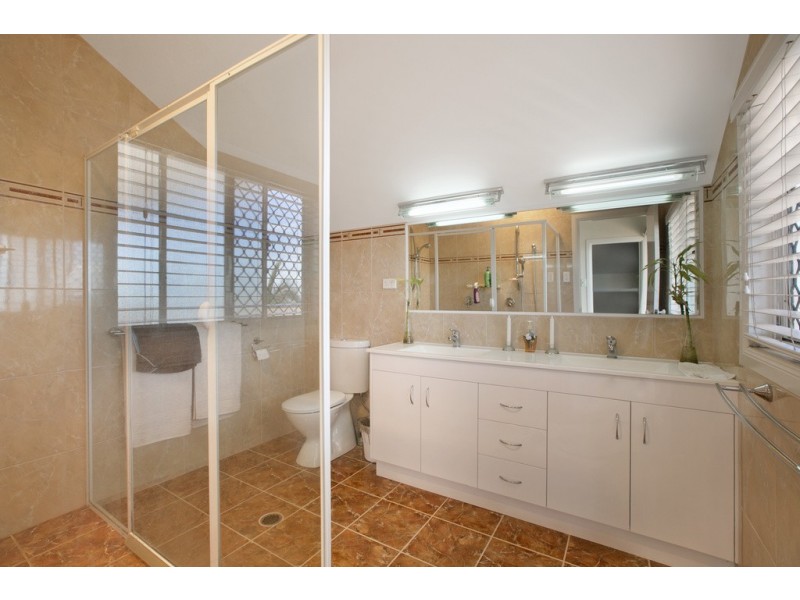 5 Price Avenue, Birkdale QLD 4159
