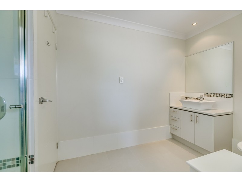 1/222 Thorneside Road, Thorneside QLD 4158