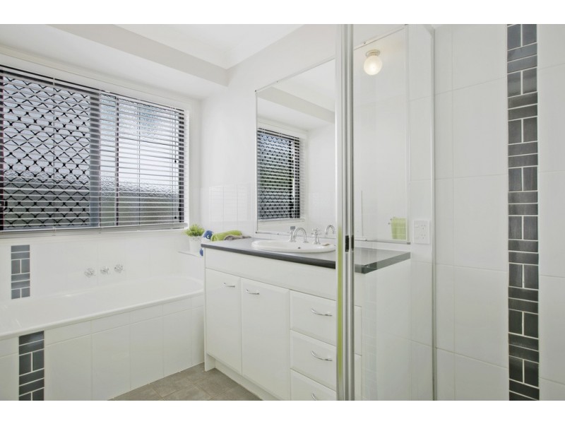 20 Pentecost Place, Redland Bay QLD 4165