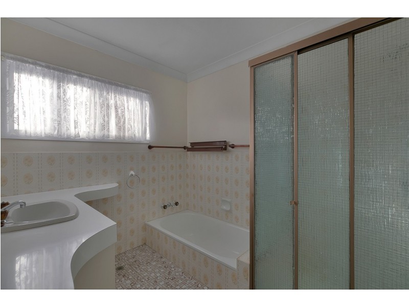 13 Warner Street, Wellington Point QLD 4160