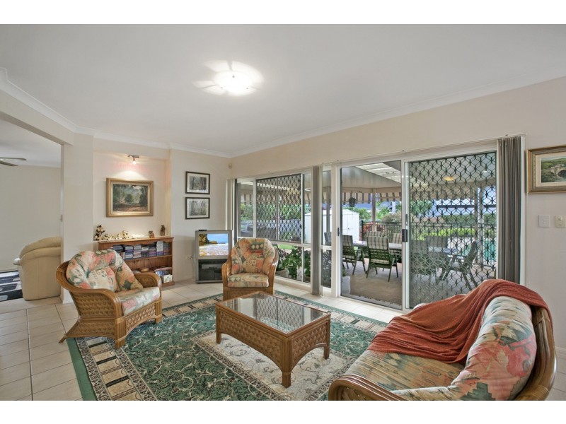 11 Cronin Drive, Wellington Point QLD 4160