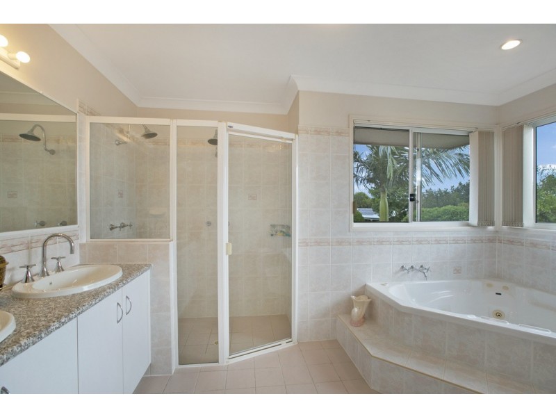 11 Cronin Drive, Wellington Point QLD 4160
