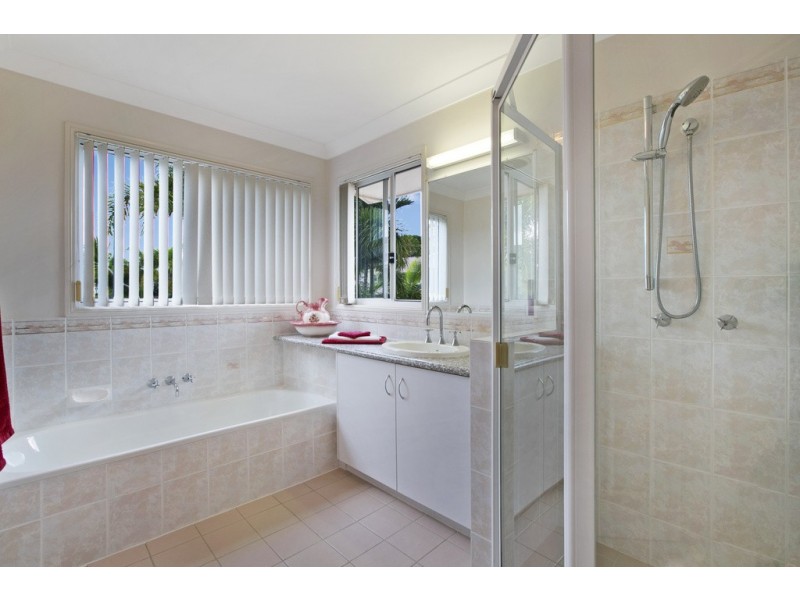 11 Cronin Drive, Wellington Point QLD 4160