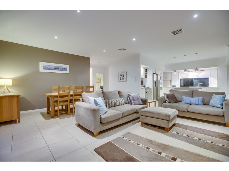 22 Yorston Place, Ormiston QLD 4160