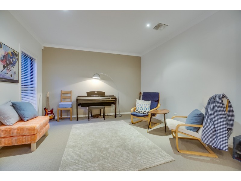 22 Yorston Place, Ormiston QLD 4160