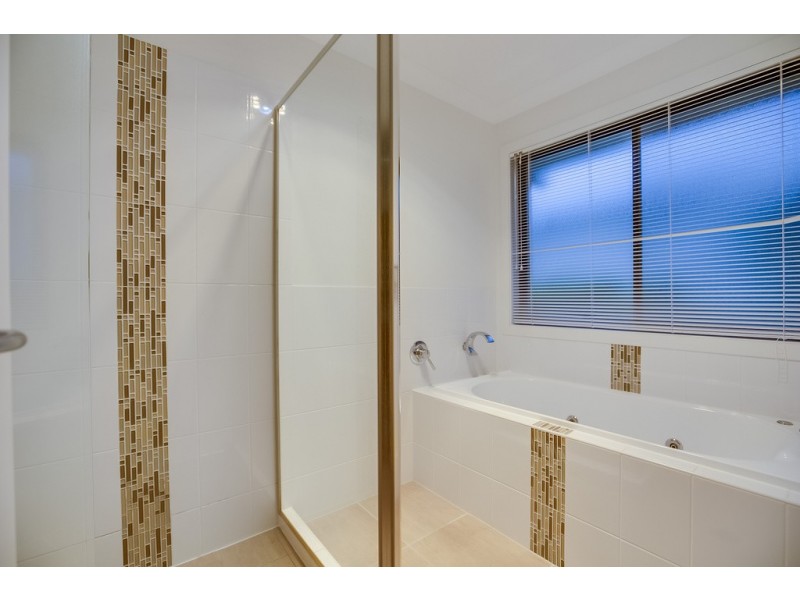 22 Yorston Place, Ormiston QLD 4160