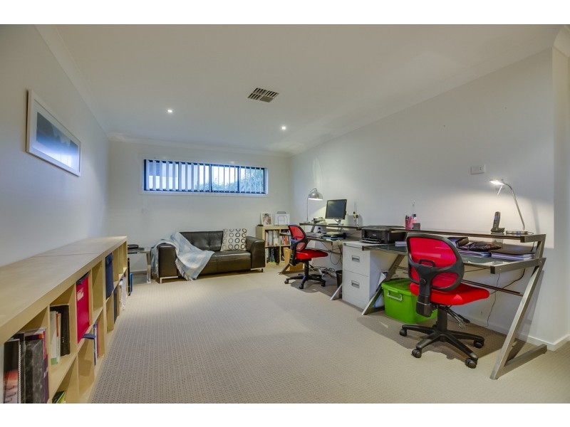 22 Yorston Place, Ormiston QLD 4160