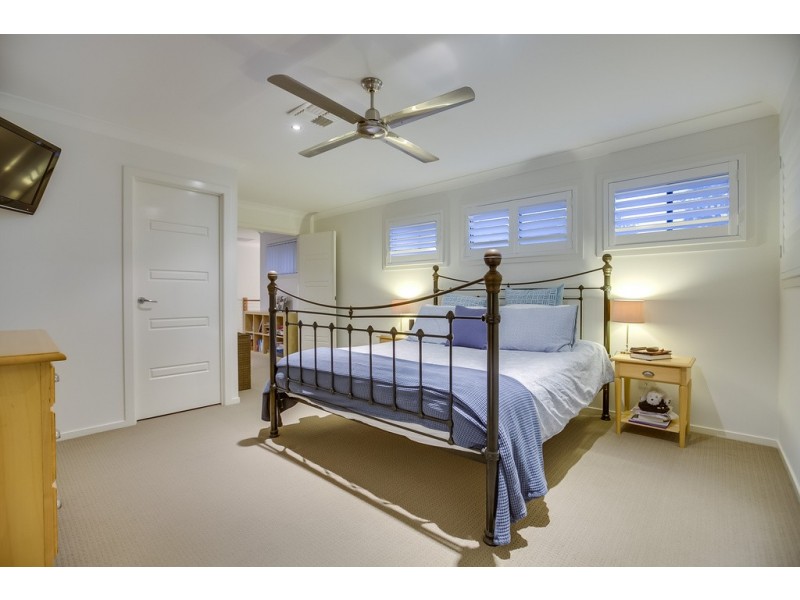 22 Yorston Place, Ormiston QLD 4160