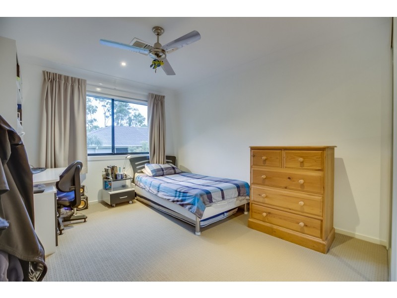 22 Yorston Place, Ormiston QLD 4160