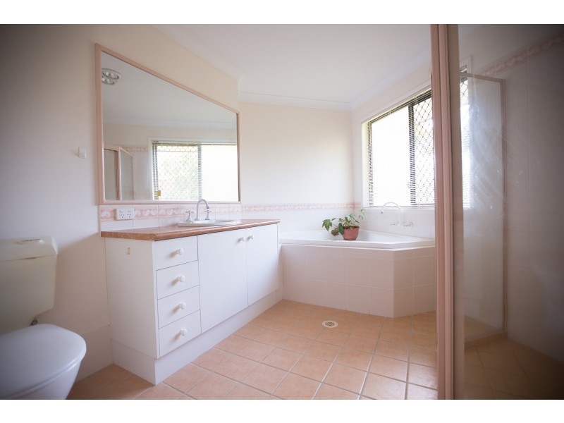 19 King Island Drive, Wellington Point QLD 4160